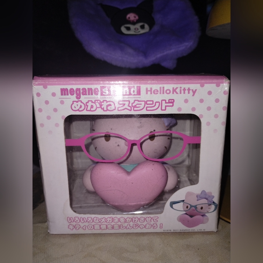 EUC Hello Kitty Glasses Stand with Pink Heart